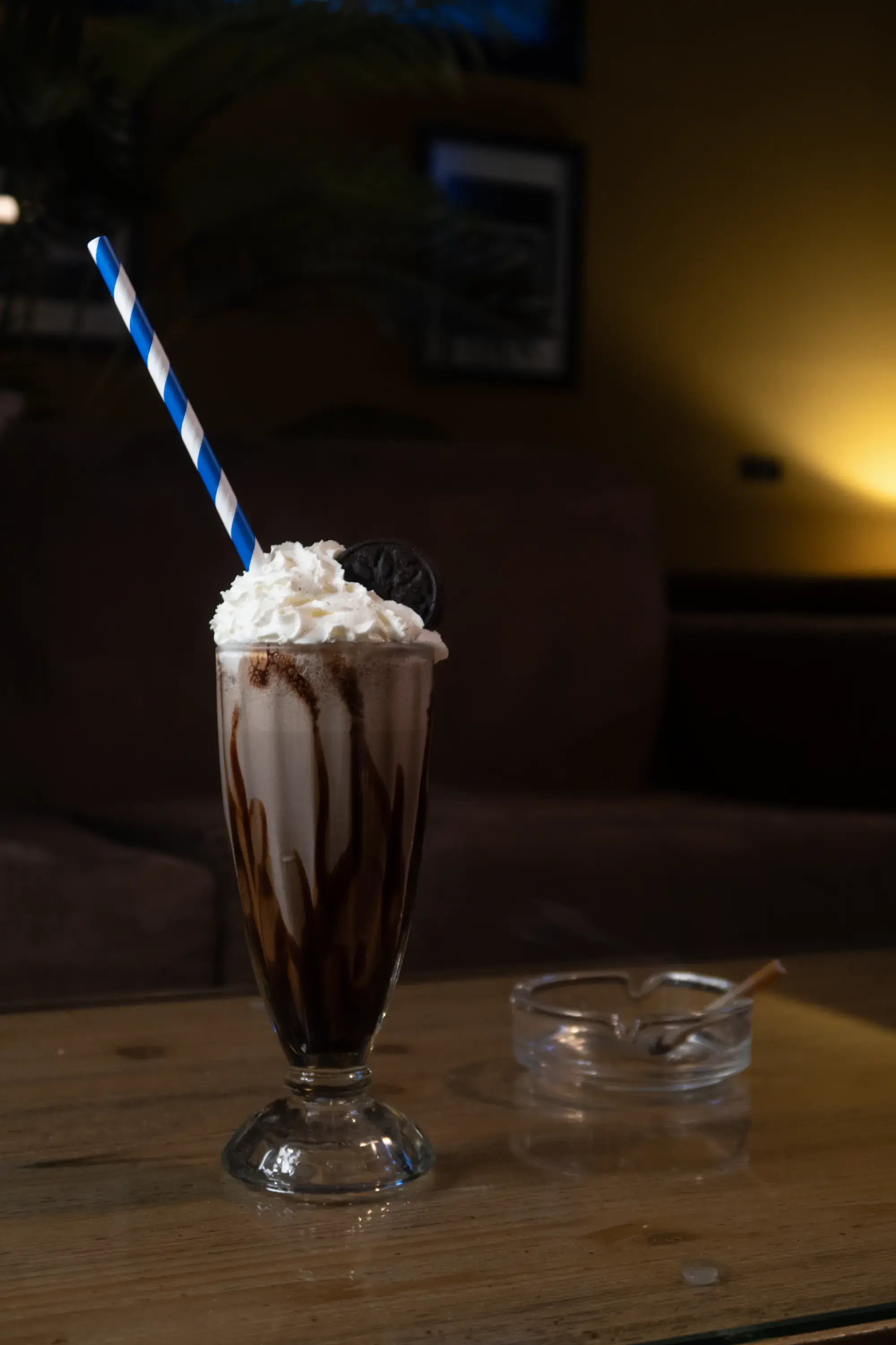 Batidos recién servidos en la barra del club